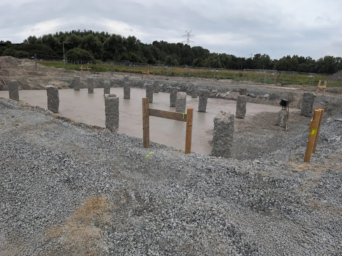 Gründungsarbeiten auf der Baustelle in Wilhelmshaven