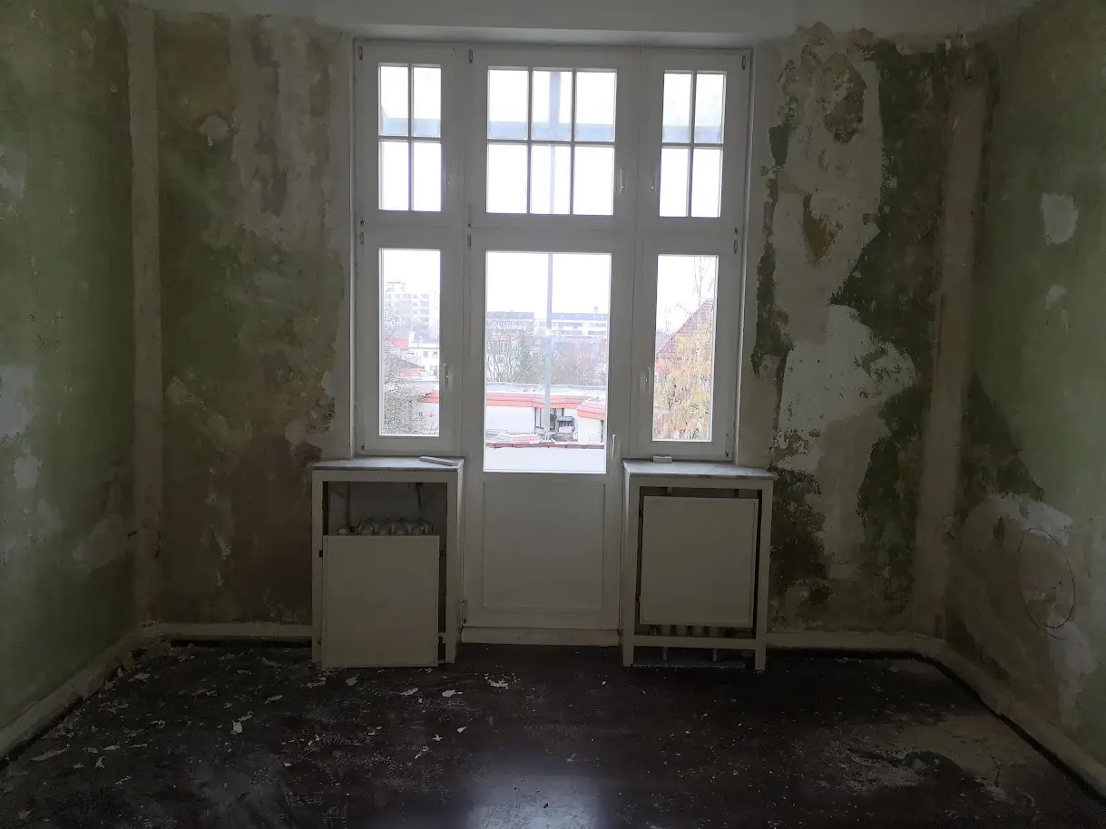 Innenraum vor der Sanierung im Projekt Bremen